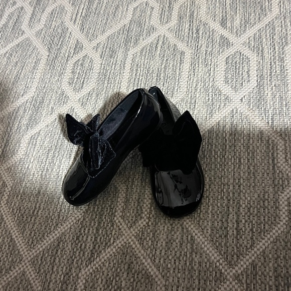 Zara Stylish Black Baby Shoes with Bow - Picture 3 of 4